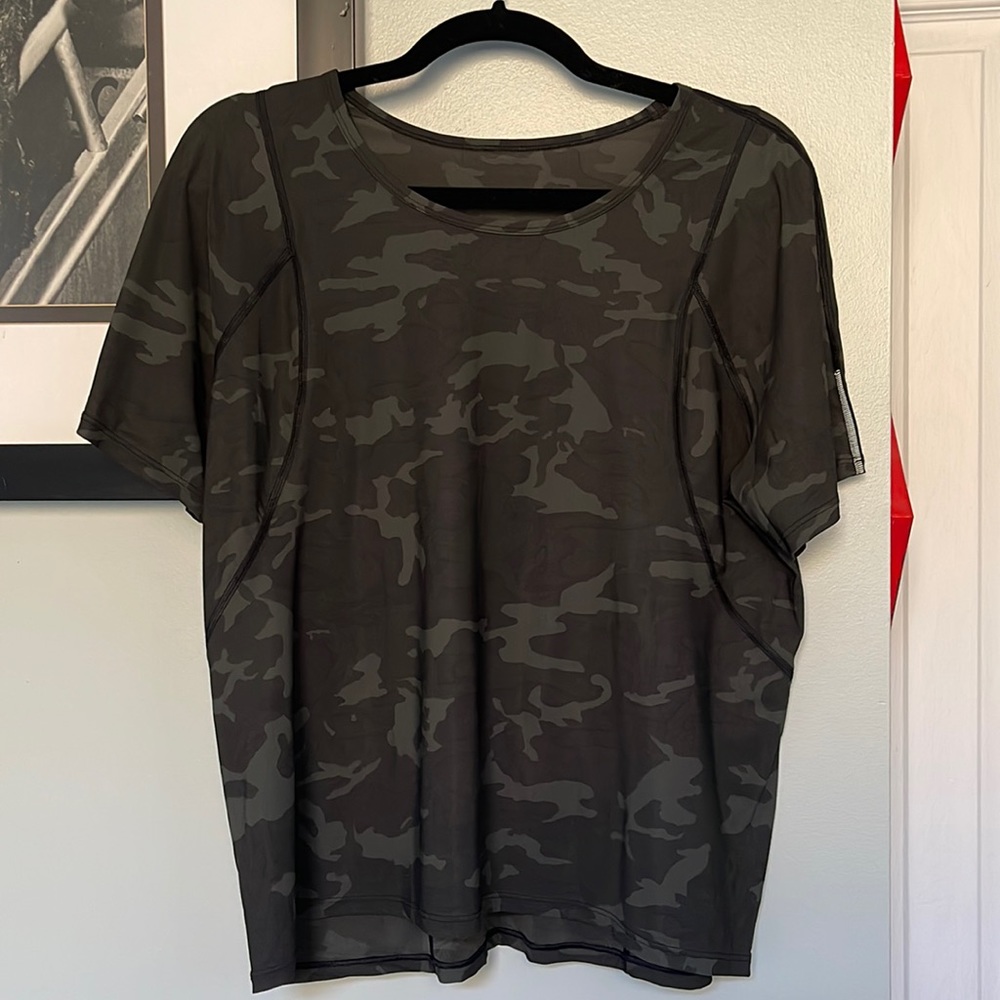 Lululemon camo run tee - size 10